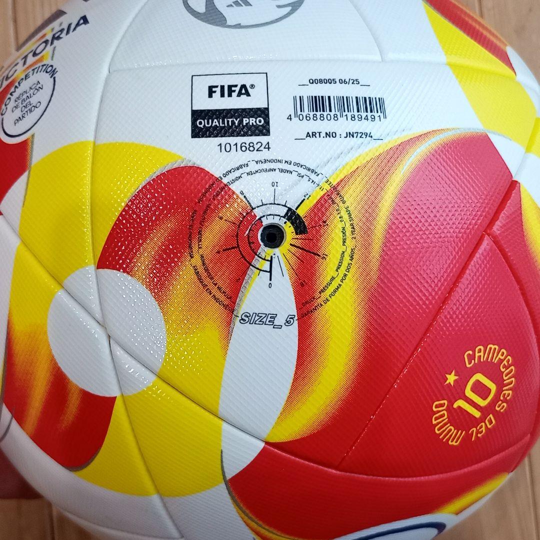 adidas サッカーボール　5号球