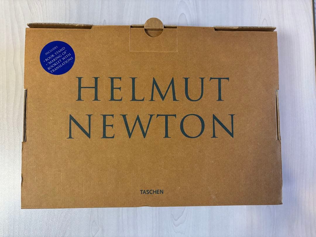 Helmut Newton写真集TASCHEN刊 大型本、ケース（外箱）