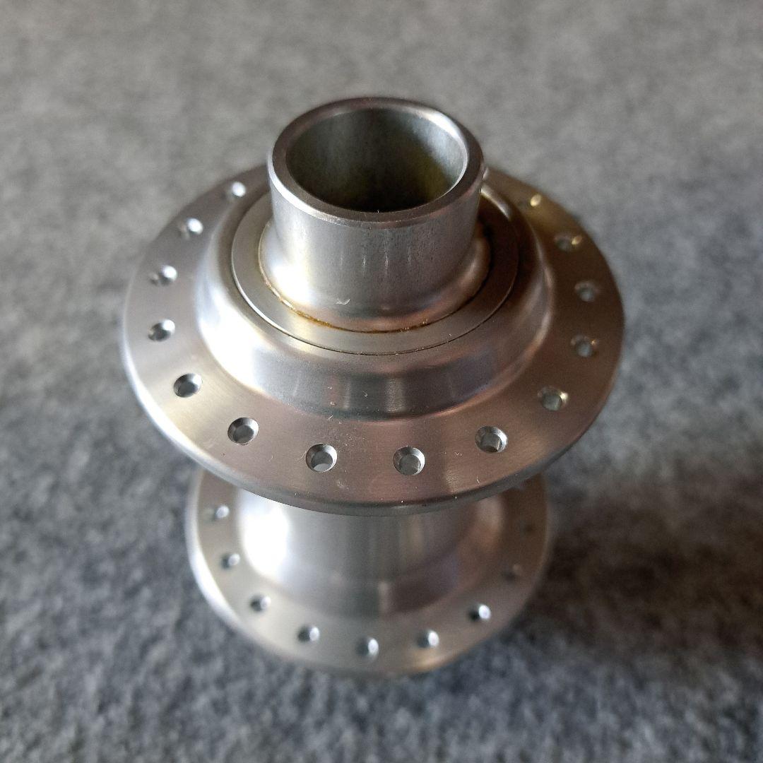 マグラ　フロントハブ　36H