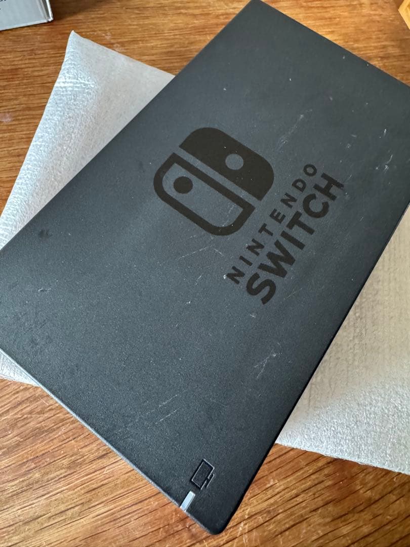 【動作確認済】【即配送可】Nintendo Switch 本体 + 付属品