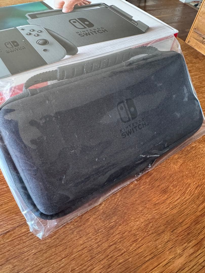 【動作確認済】【即配送可】Nintendo Switch 本体 + 付属品