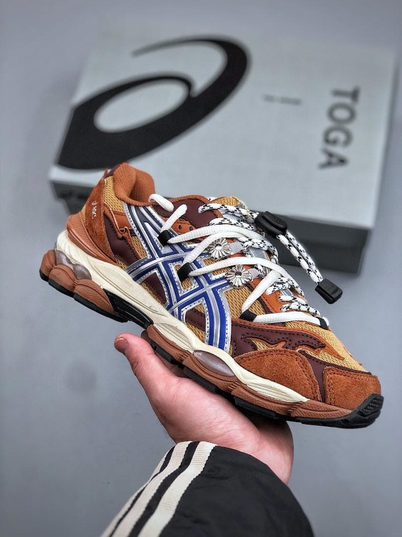 TOGA x ASICS Gel-Cumulus 16 TGスニーカー ブラウン