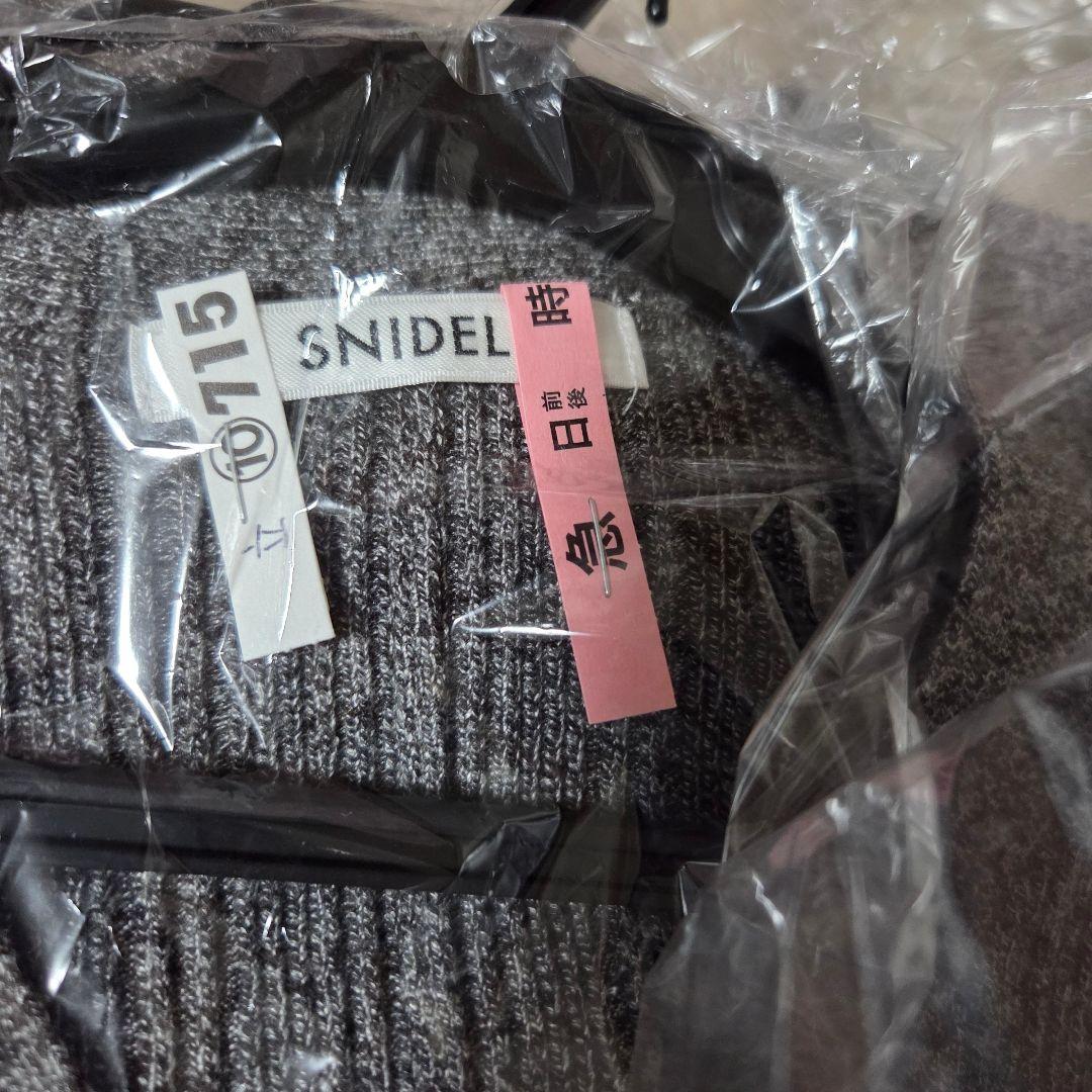 SNIDEL（スナイデル） ノースリーブフロントボタンニットワンピース