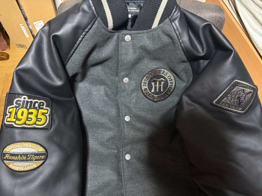 阪神タイガース ファンクラブ スタジアムジャンパー Lサイズ１着　記念DVD