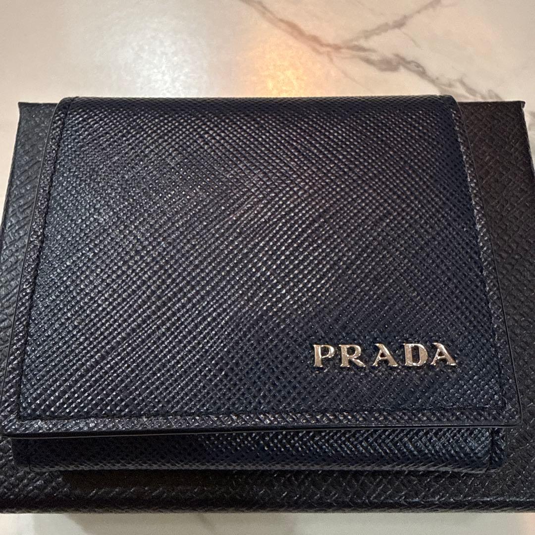 PRADA ネイビー レザー 小銭入れ　百貨店購入
