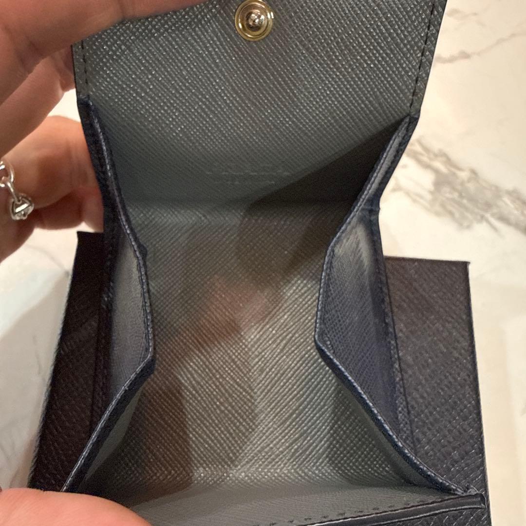 PRADA ネイビー レザー 小銭入れ　百貨店購入