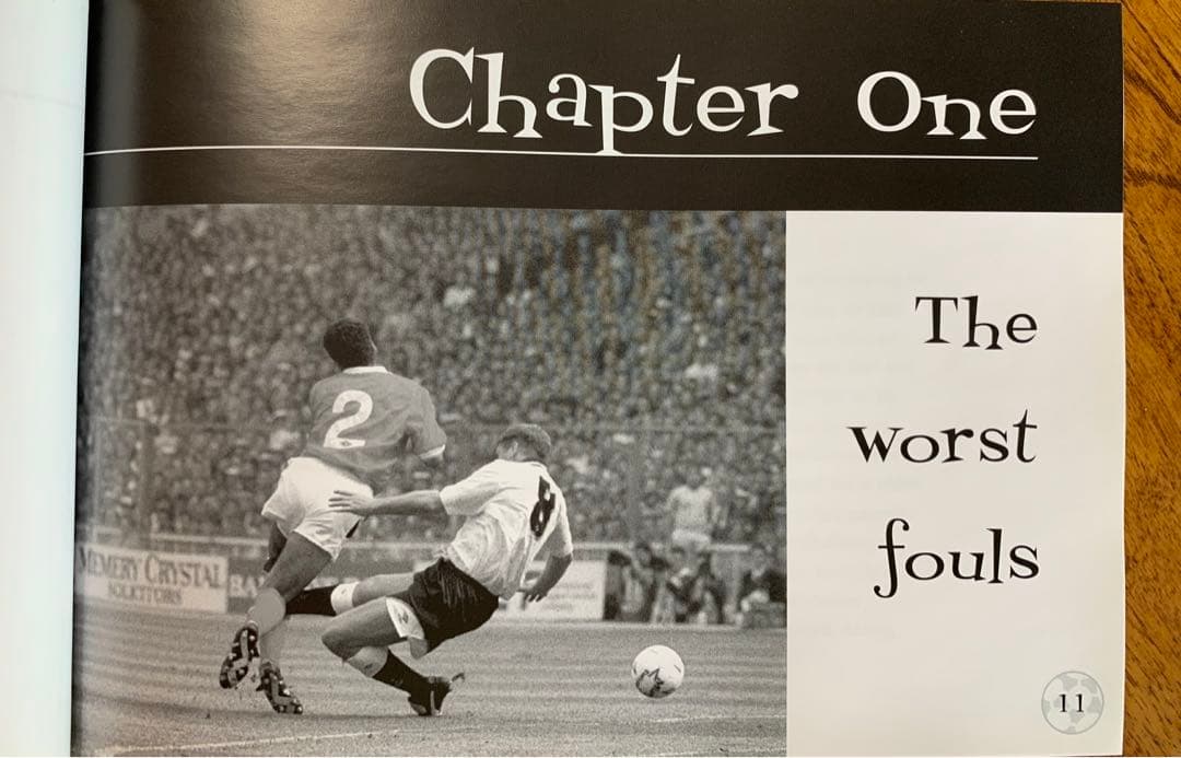 ＂The Worst of Football＂醜いプレーを集めた珍本！