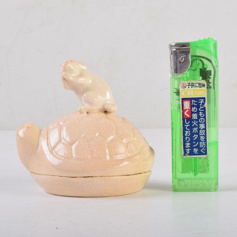 ルーシーリー　坂高麗左衛門　坂達雄作　兎亀香合　共布共箱　V　8744