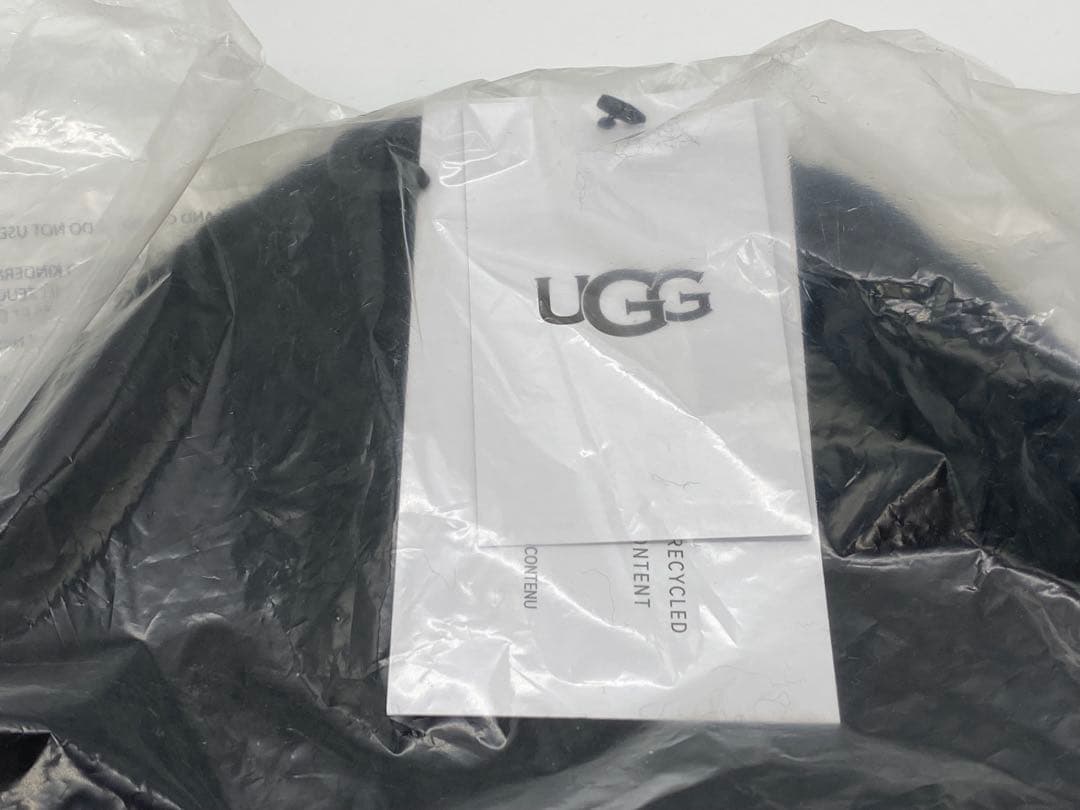 UGG アグ ニット帽 ロゴ刺繍　ビーニー ブラック 新品