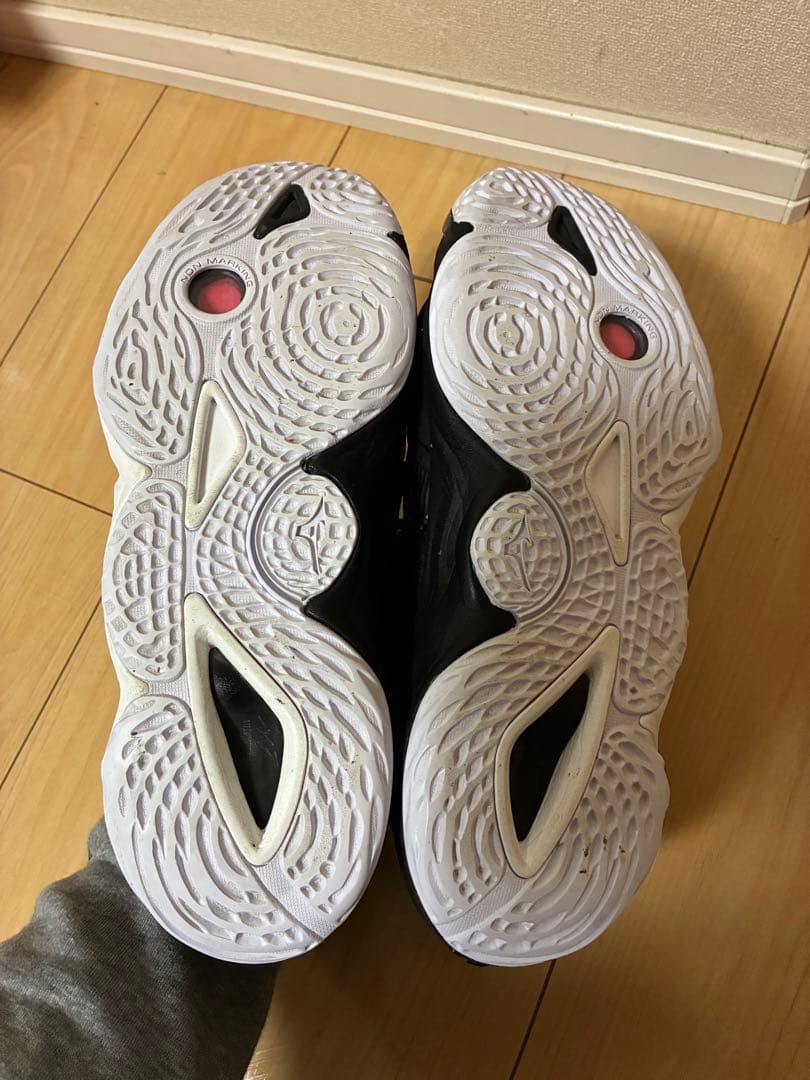 Mizuno バレーボールシューズ ウェーブモーメンタム3 27.5㎝