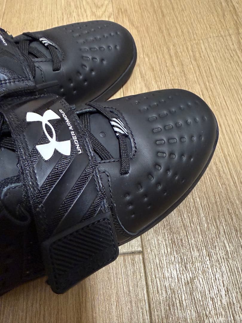 美品　アンダーアーマー リフティングシューズ 27.0cm