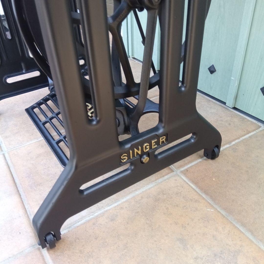 足踏みミシンテーブル　Singer①