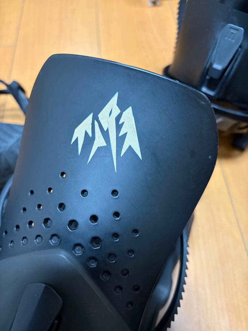 JONES スノーボードビンディング　now