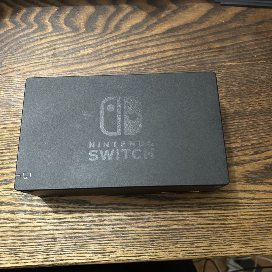 美品　Nintendo Switch 本体　付属品完備　使用少バッテリー強化版