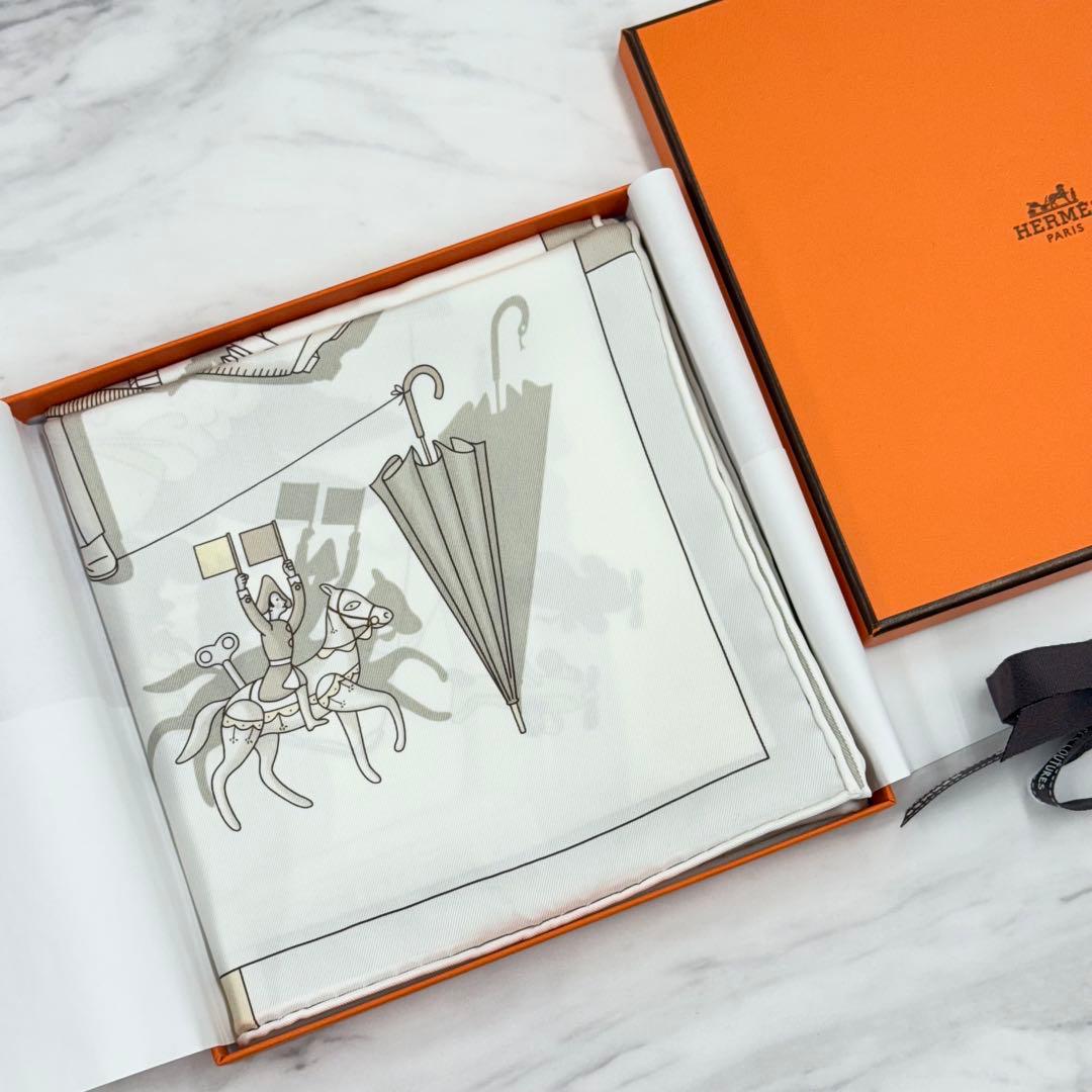 新品未使用　HERMES エルメス カレ 70 《華麗なるイリュージョン》