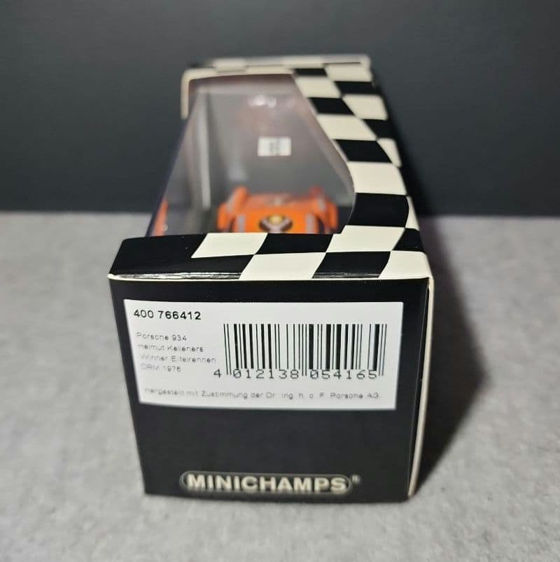 ミニチャンプス 1/43スケール ポルシェ934