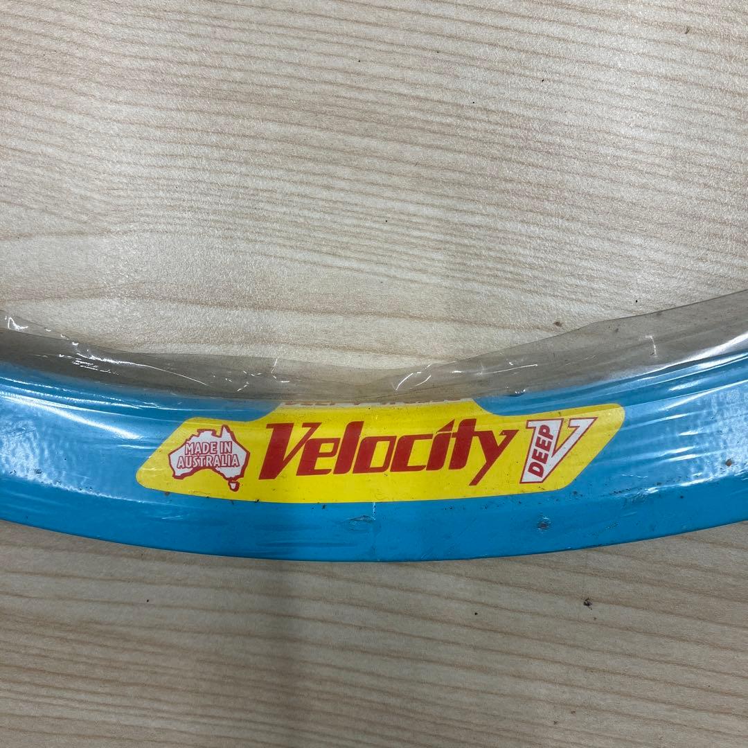 Velocity DEEP V 700C 32穴　濃ゆい水色　リム
