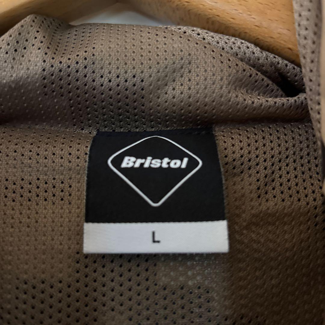 エフシーアールビー プラクティス フーデッド ジャケット ベージュ L