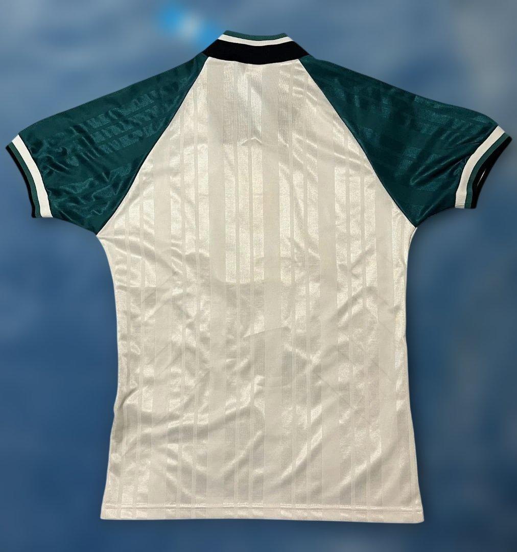 リバプール FC 1993-1995年アウェイユニフォーム