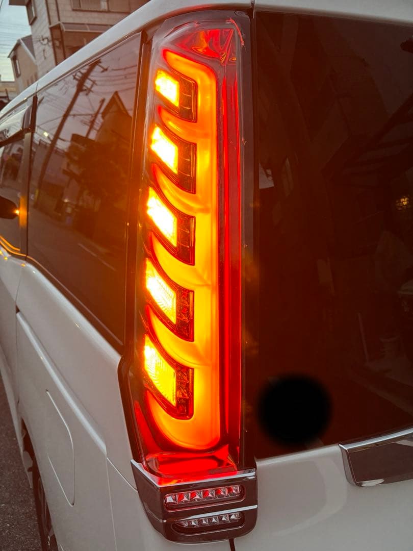 値引き中！※動作確認済み※ METEO ヴォクシー　80系　LEDテールランプ