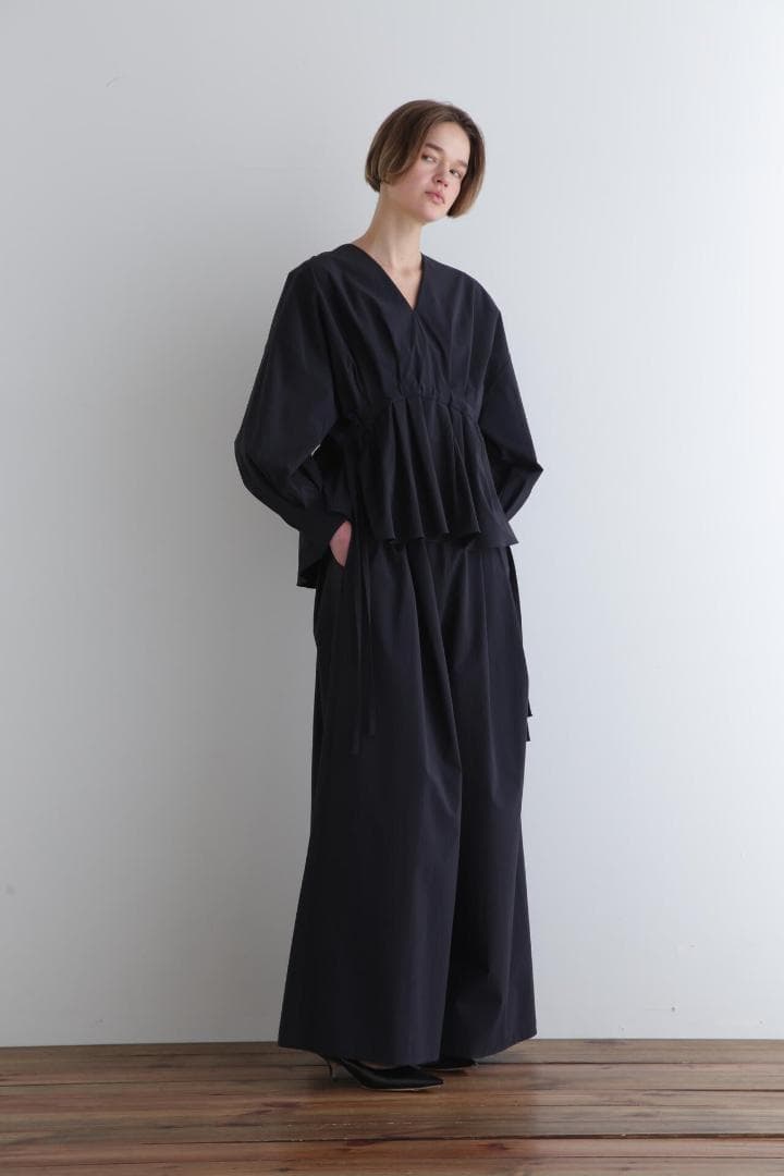 LE PHIL ルフィル ナイロン ストレッチ ブロード ブラウス ネイビー