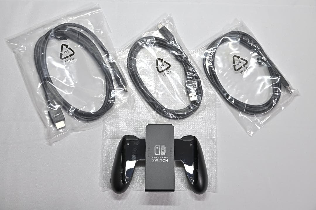 【美品・全付属品】Nintendo Switch 本体 赤青 Joy-Con