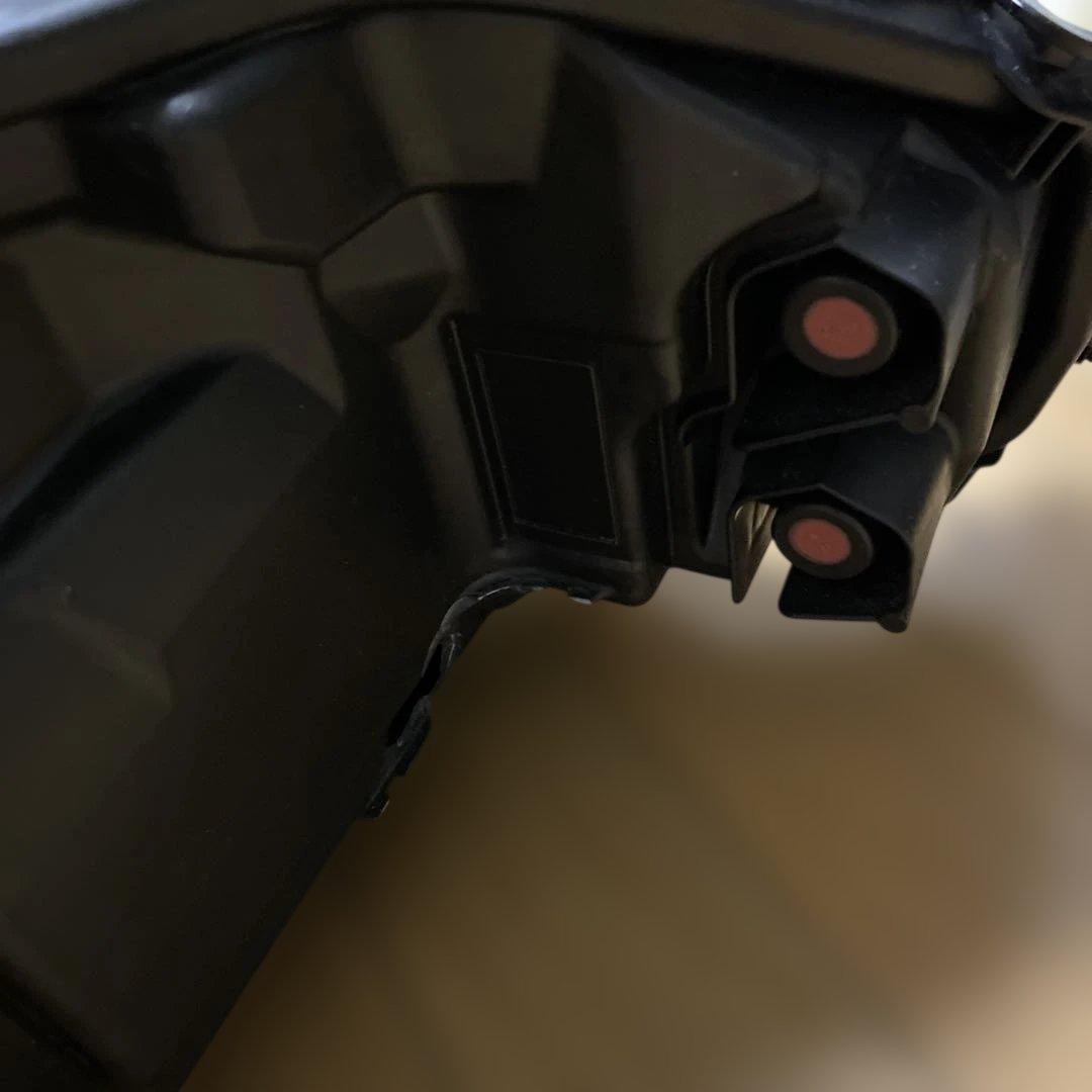 [値下げ中] トヨタ　ハリアー80系　純正LED左ヘッドライト