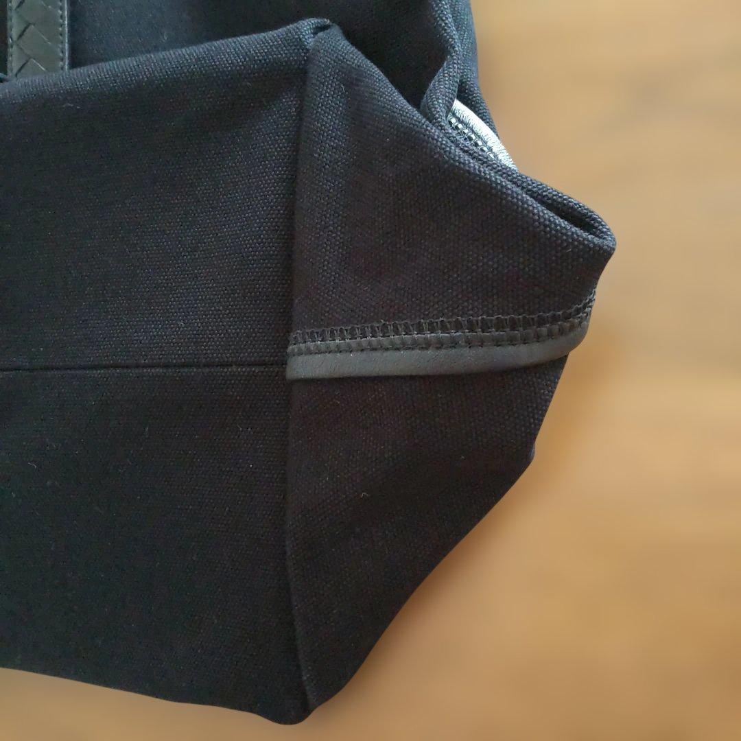 BOTTEGA　BENETA 黒のキャンバスレザートートバッグ