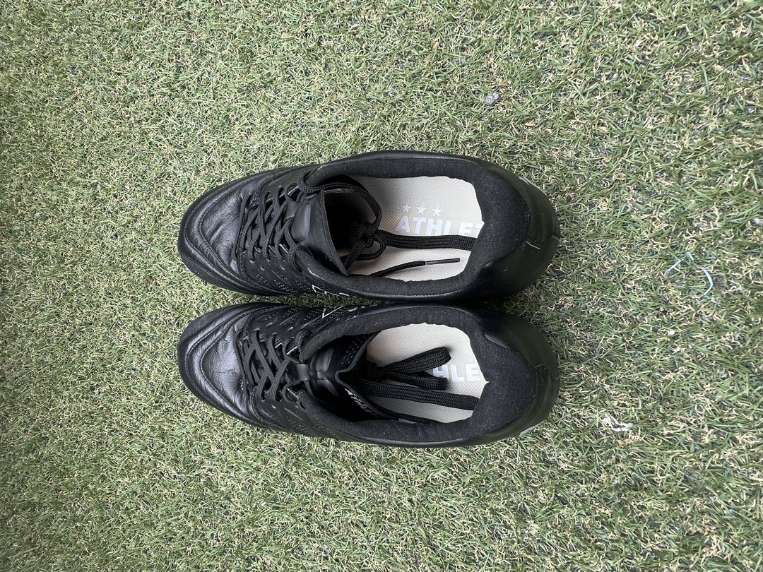 ATHLETA ブラック サッカーシューズ