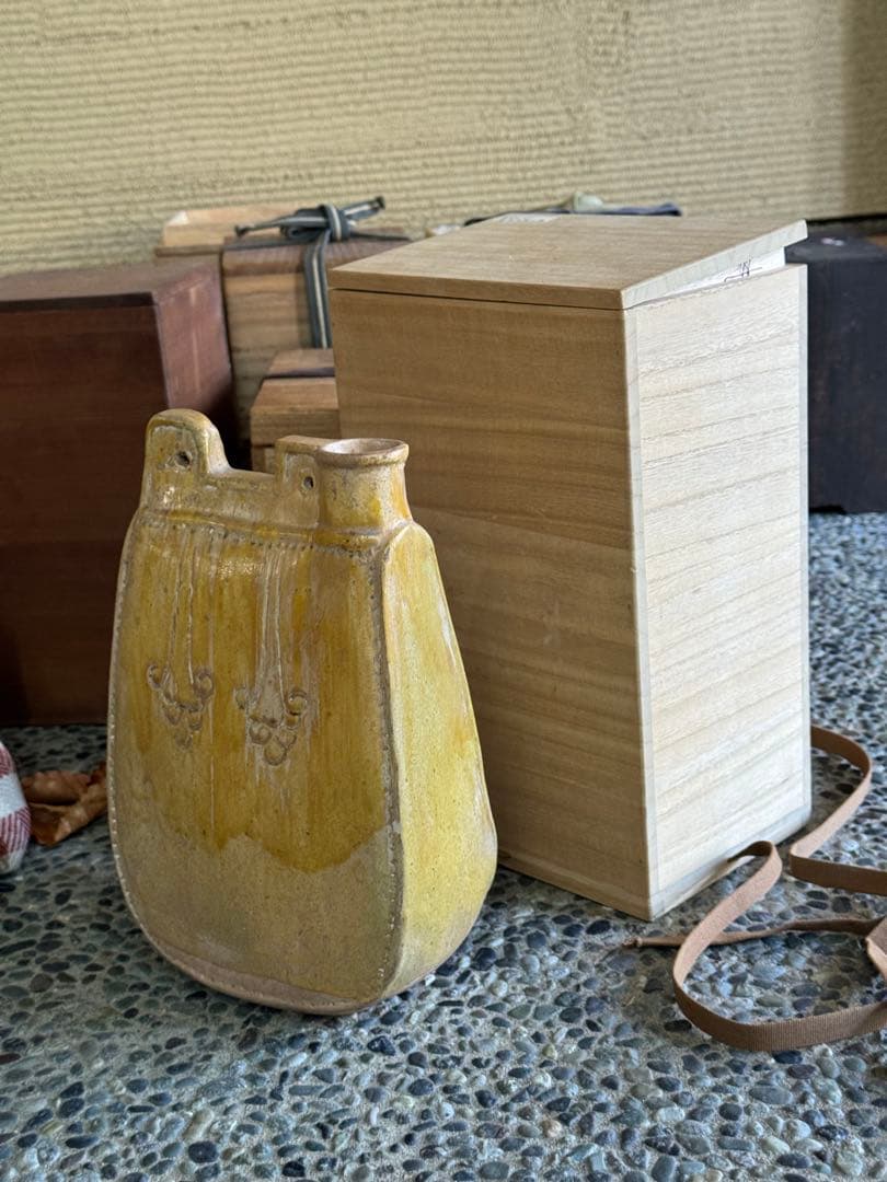 ‼️水芙蓉になりました‼️年末激安OK‼️中国品買取‼️狭西省出土騎馬民族水滴箱付