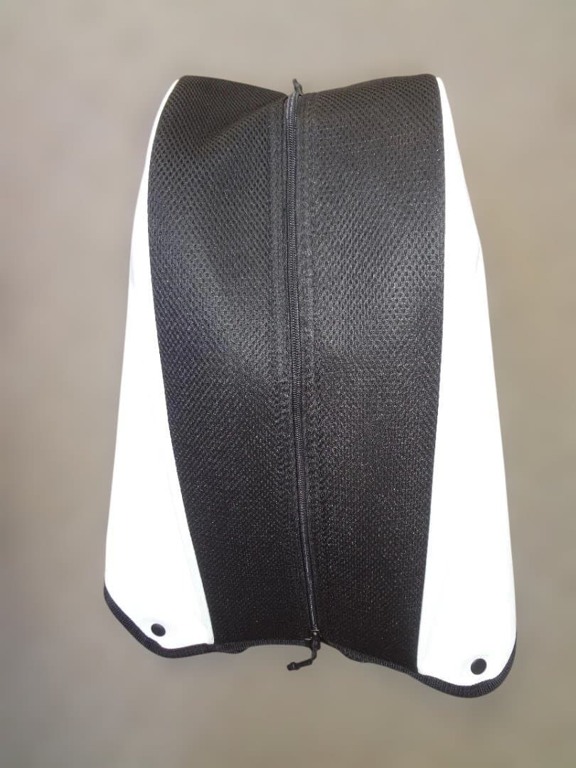 young man /TaylorMade キャディバッグ UN732極美