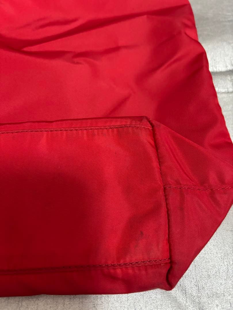 美品　貴女　プラダのナイロントートバッグ