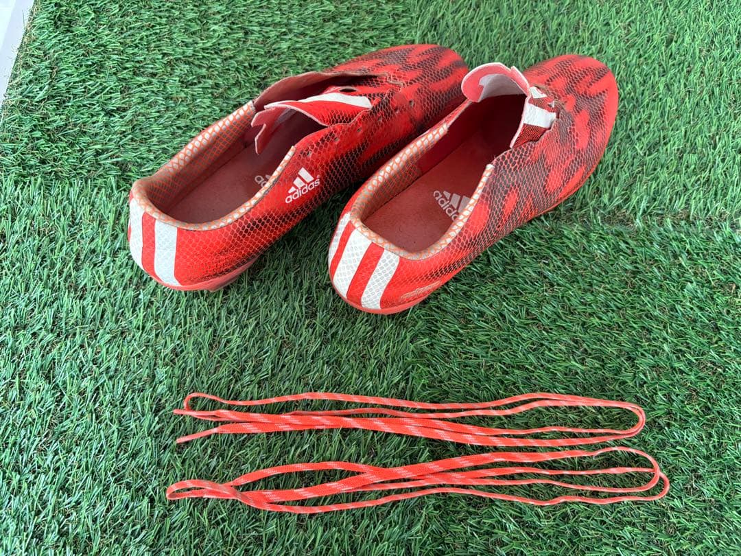 adidas アディゼロF50ソーラーレッド×ランニングホワイトサッカースパイク