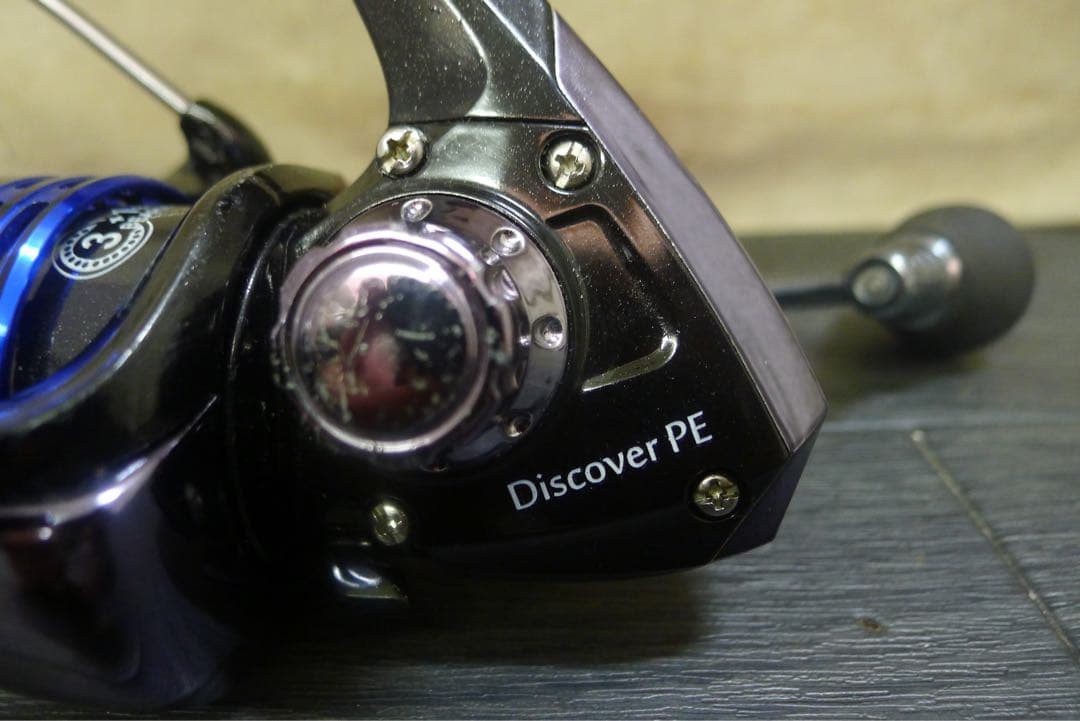 モアベイツ　スピニングリール　ディスカバー　PE2500S