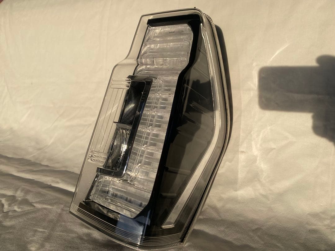 タントカスタム LA600S 後期 純正 LEDテール 右 トップエディション