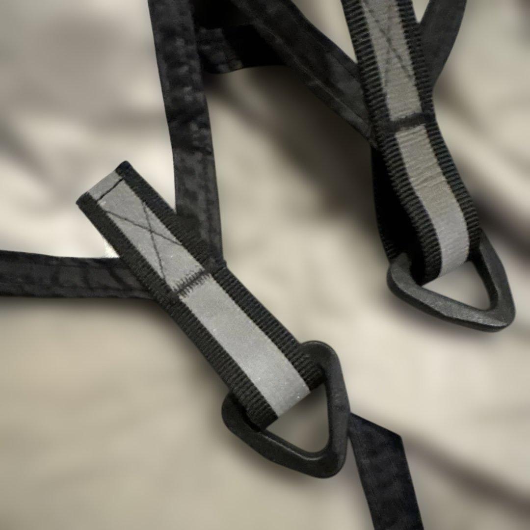 中古　グレーの軽量タープ（ロープ・収納袋付き）