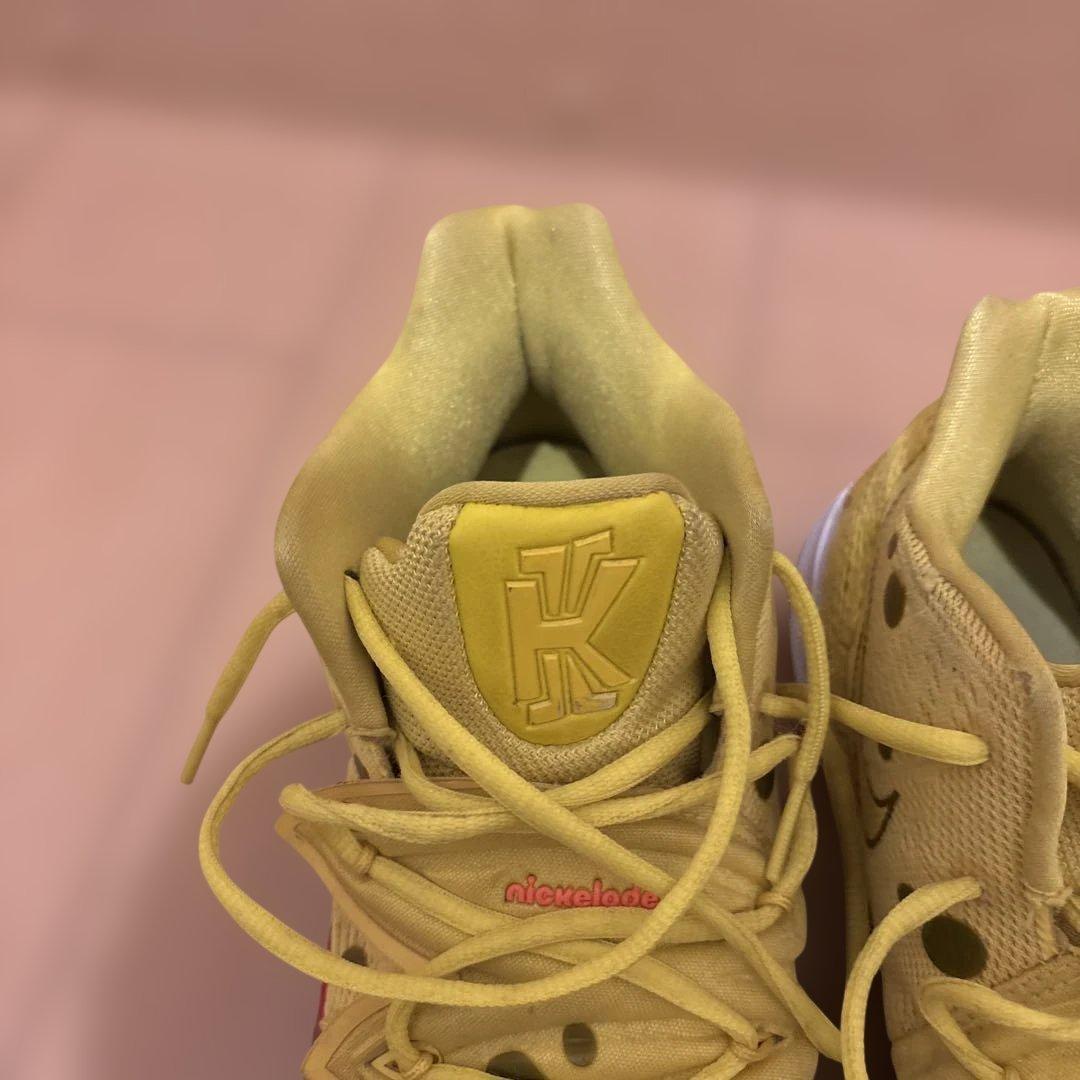 Nike カイリー5 スポンジボブ