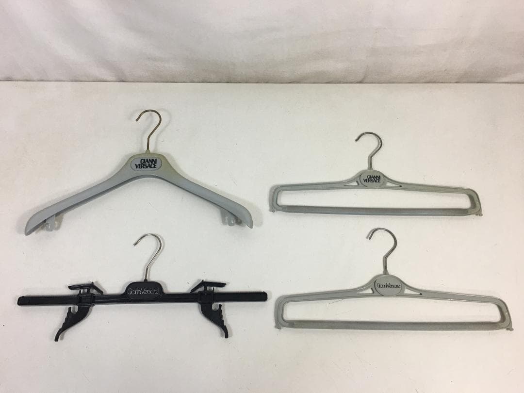 ☆GIANNI VERSACE ハンガー １３本セット ジャンニ ヴェルサーチ