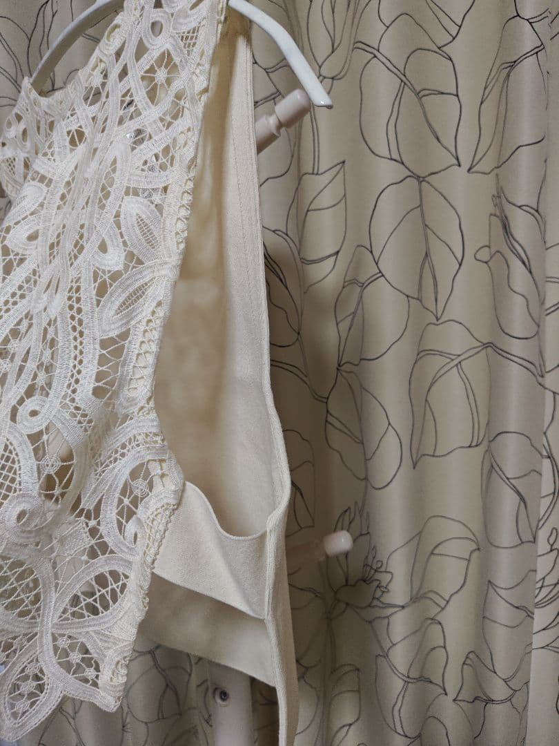 23区 アイボリー 透かし編み ノースリーブニットベスト