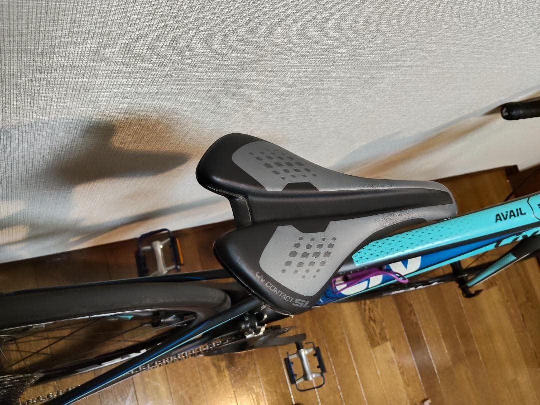 (送料込)AVAIL 女性向けカーボンロードバイク Giant(xxs)