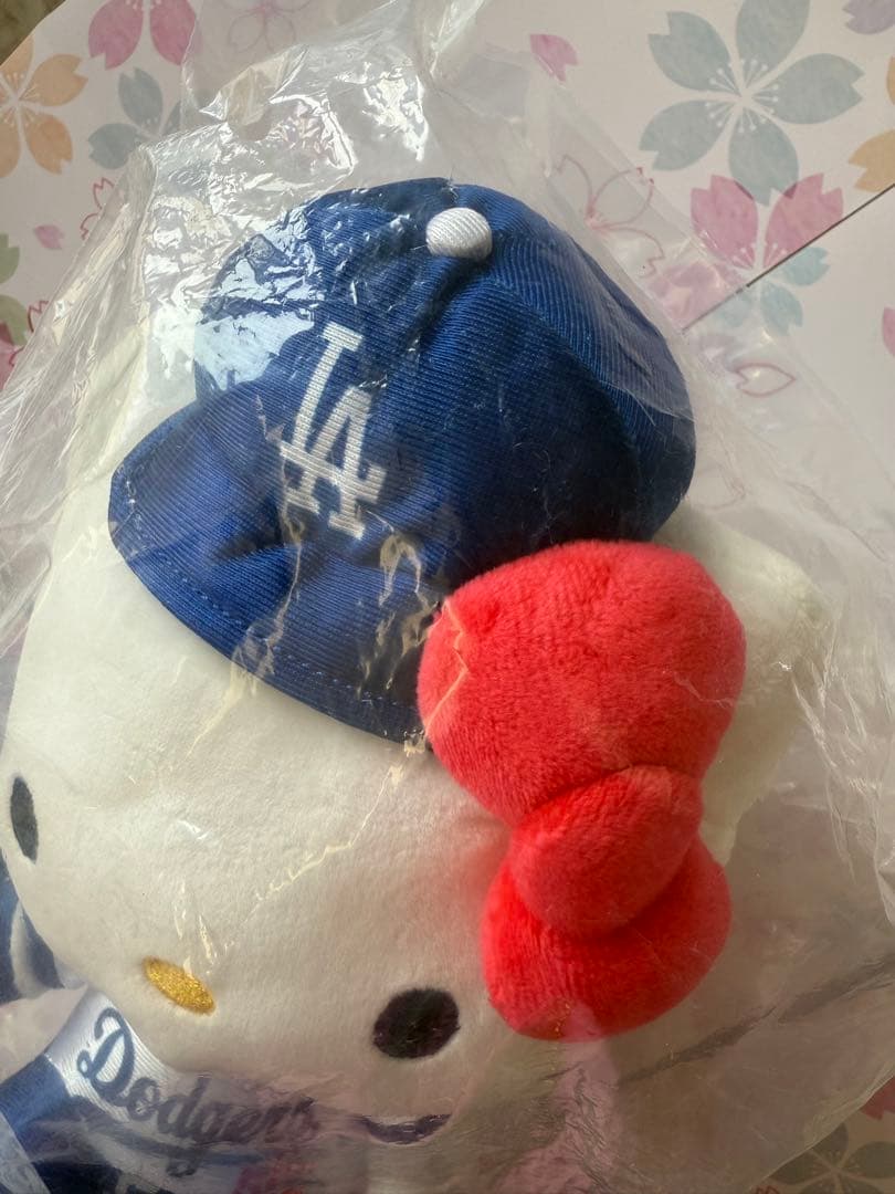 希少品　ドジャースxハローキティぬいぐるみ 24.8.19Dスタジアム配布　新品