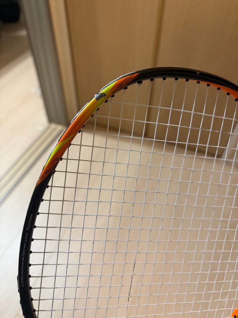 【廃盤】ASTROX YONEXバドミントンラケット 3本セット ガット付き