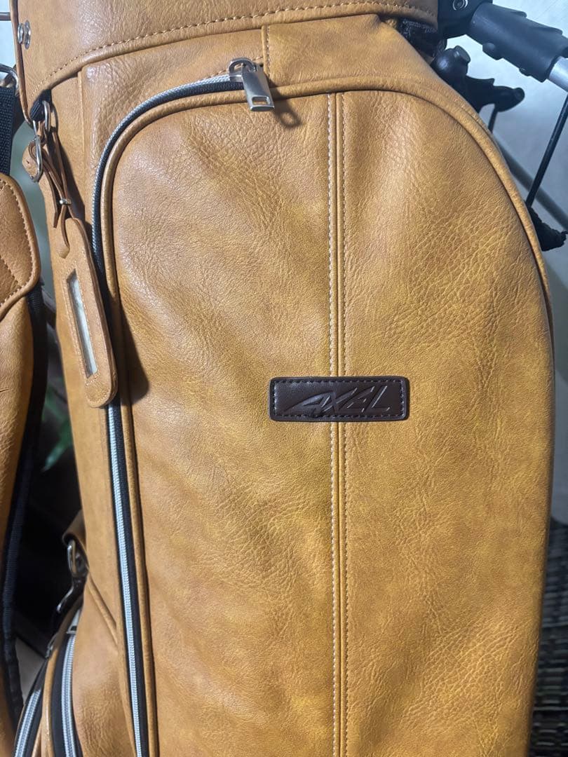 【美品】ゴルフバッグ スタンド式　キャディーバッグ　AXEL レザー