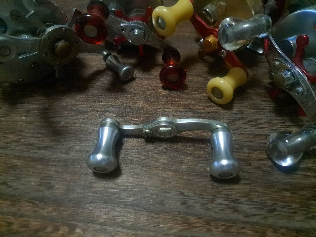 道楽　DOWLUCK　ドウラク　リールハンドル　軸間65mm　シルバー