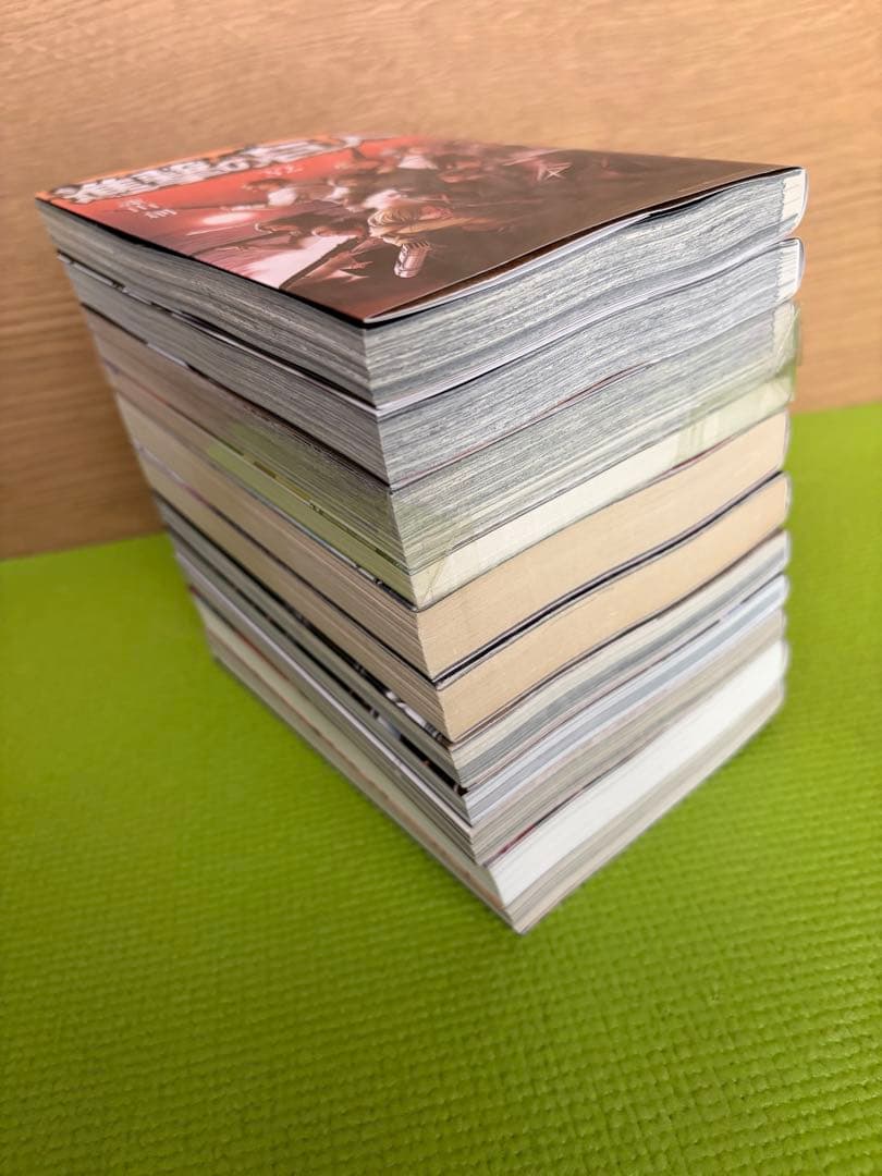 進撃の巨人　全巻+関連本7冊