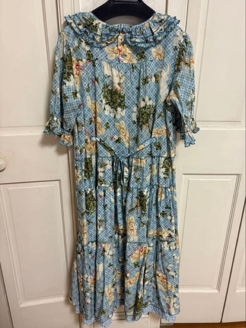 ピンクハウス　白つめ草とクローバーうさぎ柄 ワンピース