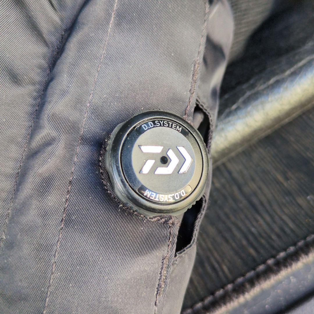 ア*ヤ様 Daiwa Tournament ライフジャケットM 黒/金ダイワ　ト