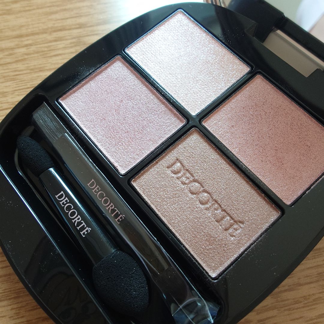 コスメデコルテ　スキンシャドウ デザイニング パレット10