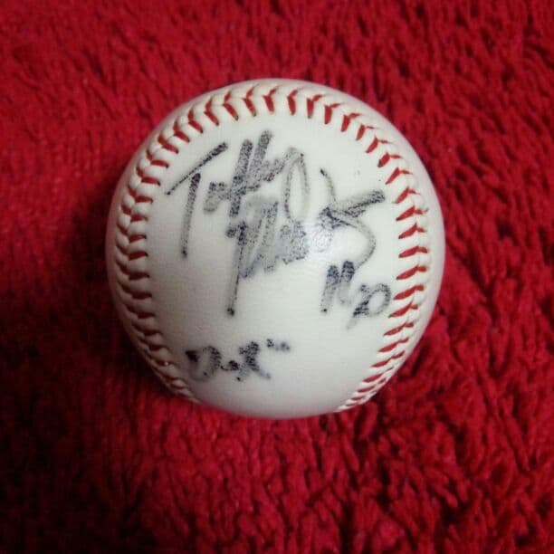 タフィ・ローズの直筆サインボール