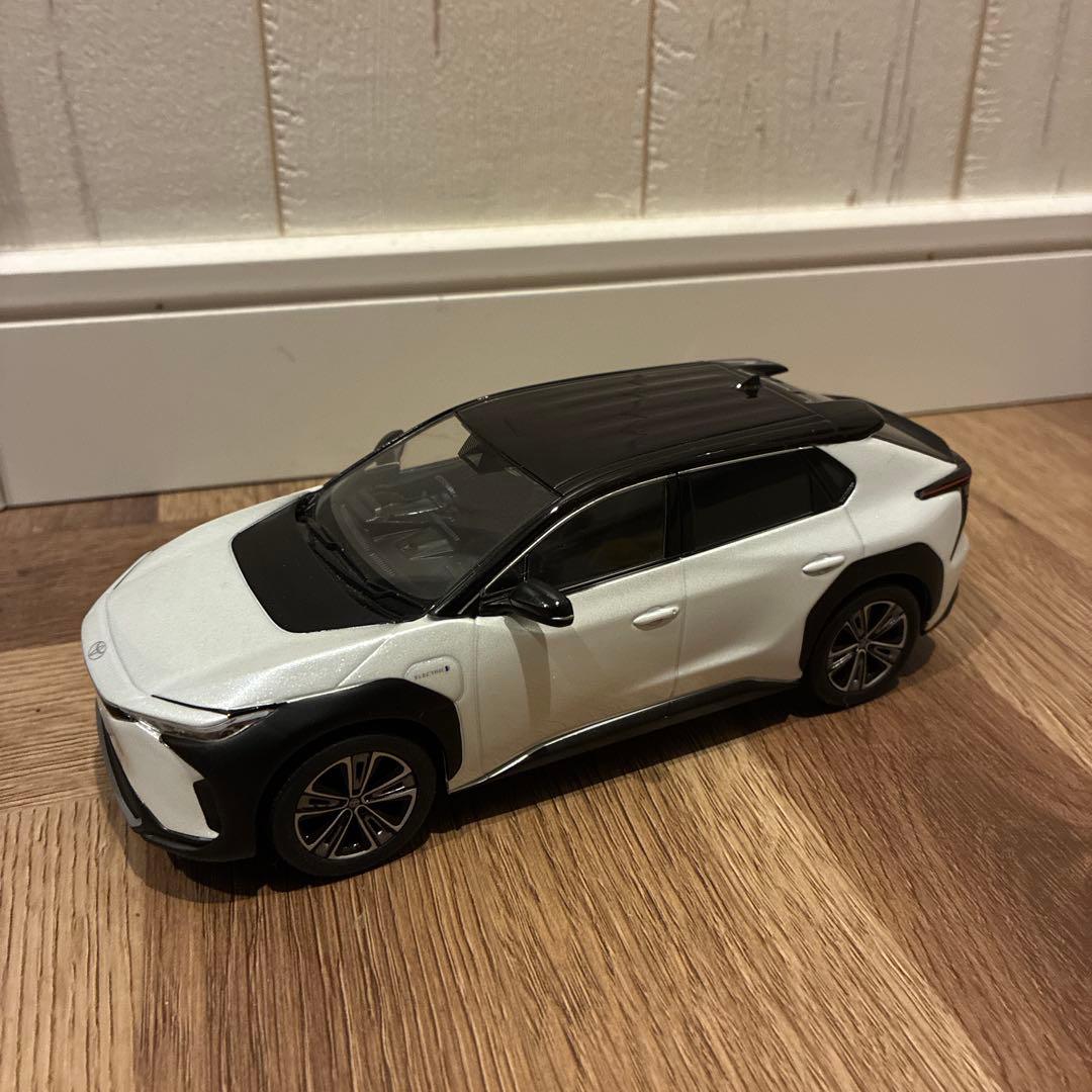 最終値下げ　bz4x カラーサンプル　10台